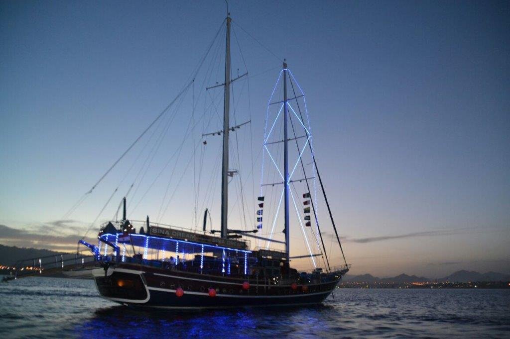 7-sinai-dream-boat-excursion-at-night-1651565479