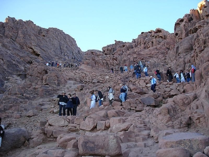 mount-sinai-st-catherine-monastery-day-tour-sharm-el-sheikh-800x600-1
